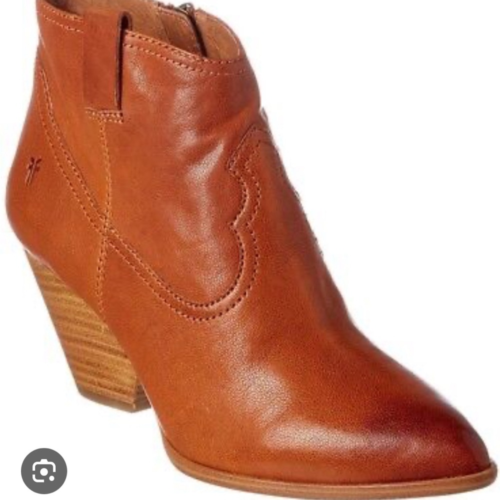 Great condition Frye Reina bootie in cognac size 9.5